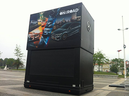 Caravana Stand para a Mercedes Benz.